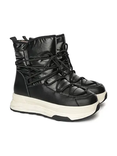 Дутики черного цвета со шнуровкой